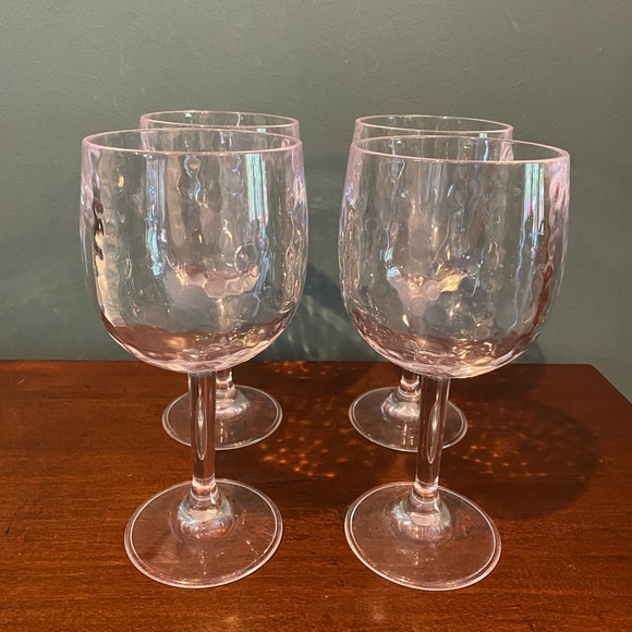Set of 4 Large heavy duty plastic wine glasses / goblets - Picture 2 of 3